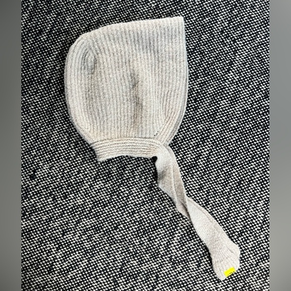 W concept balaclava hood with tie - Picture 1 of 4